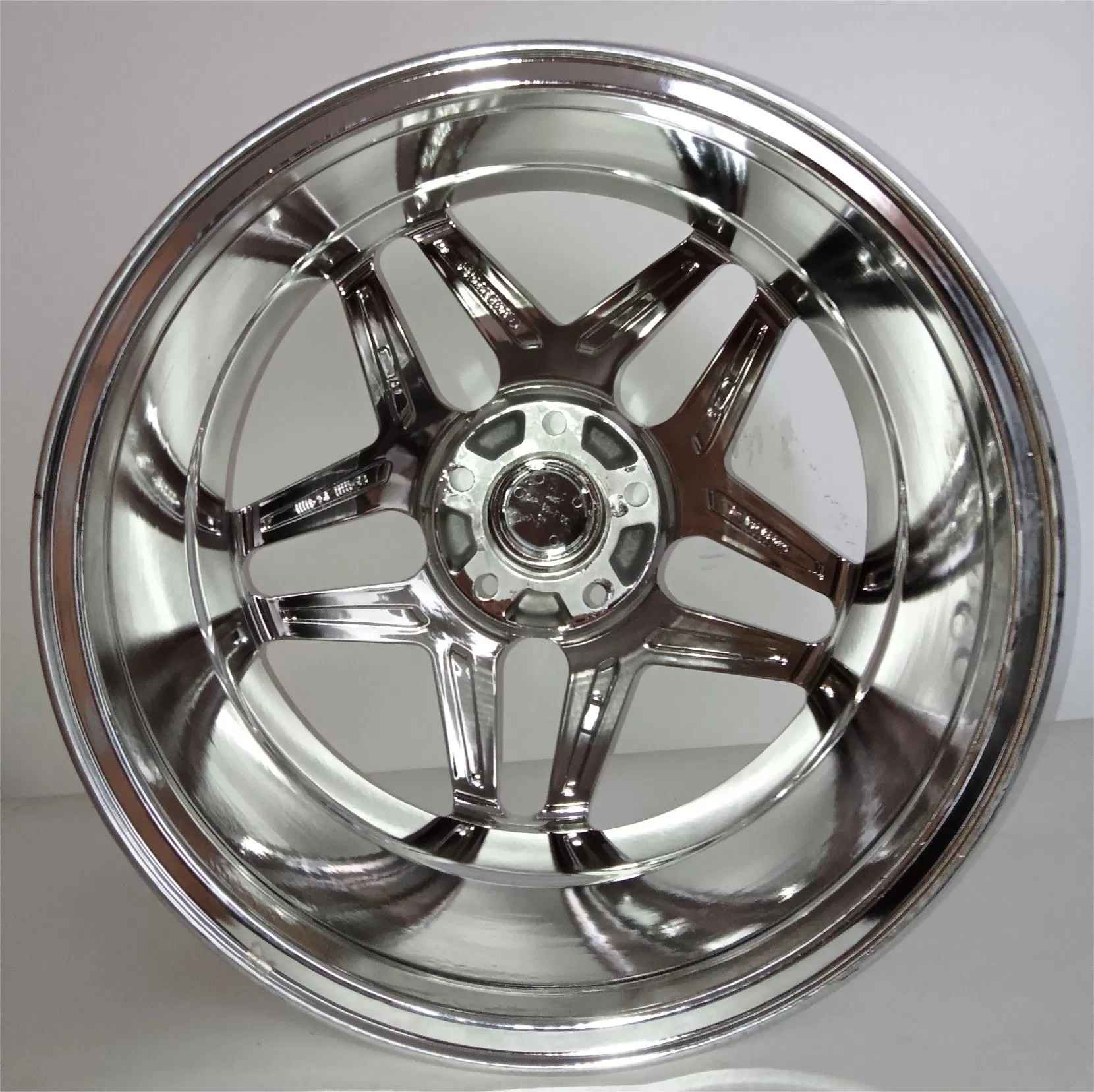 star-spoke alloy wheels